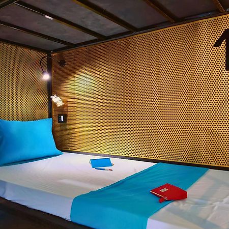 The Place Hostel Батамбанг Екстериор снимка