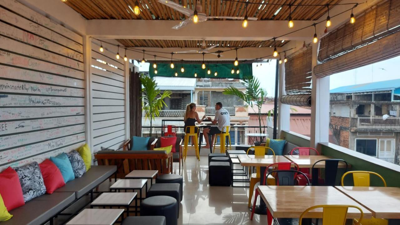 The Place Hostel Батамбанг Екстериор снимка