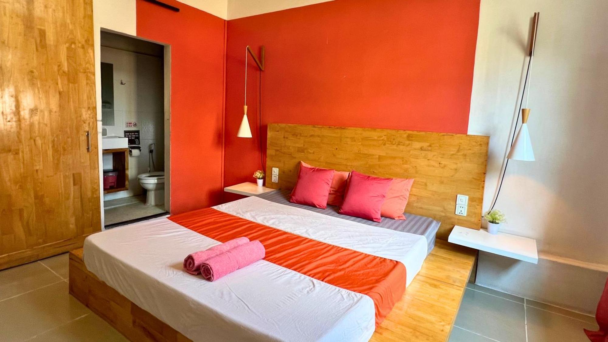 The Place Hostel Батамбанг Екстериор снимка