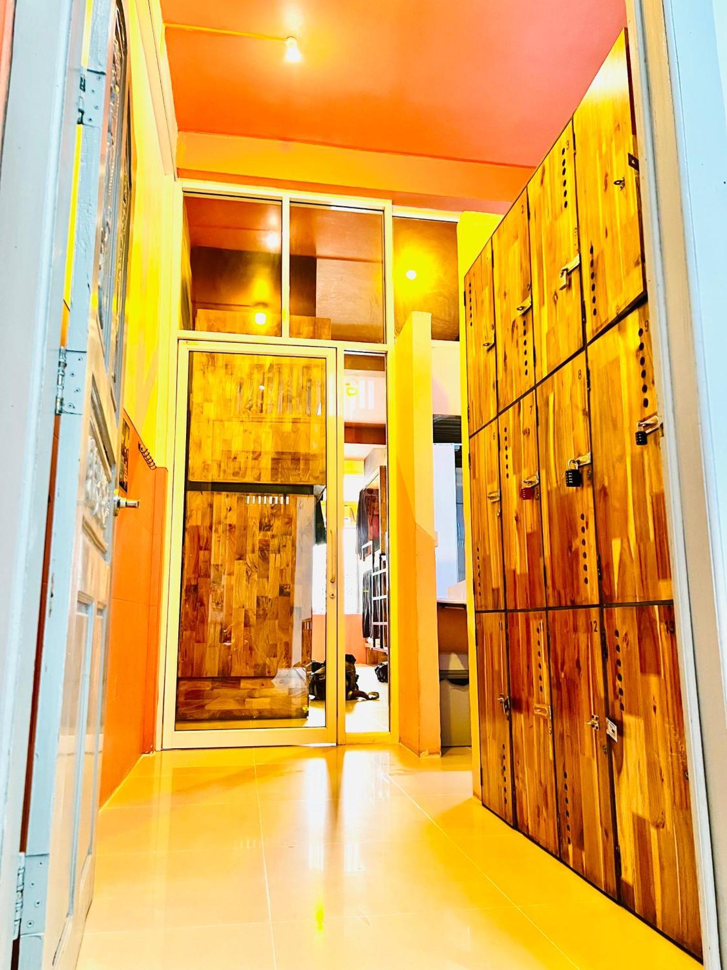 The Place Hostel Батамбанг Екстериор снимка