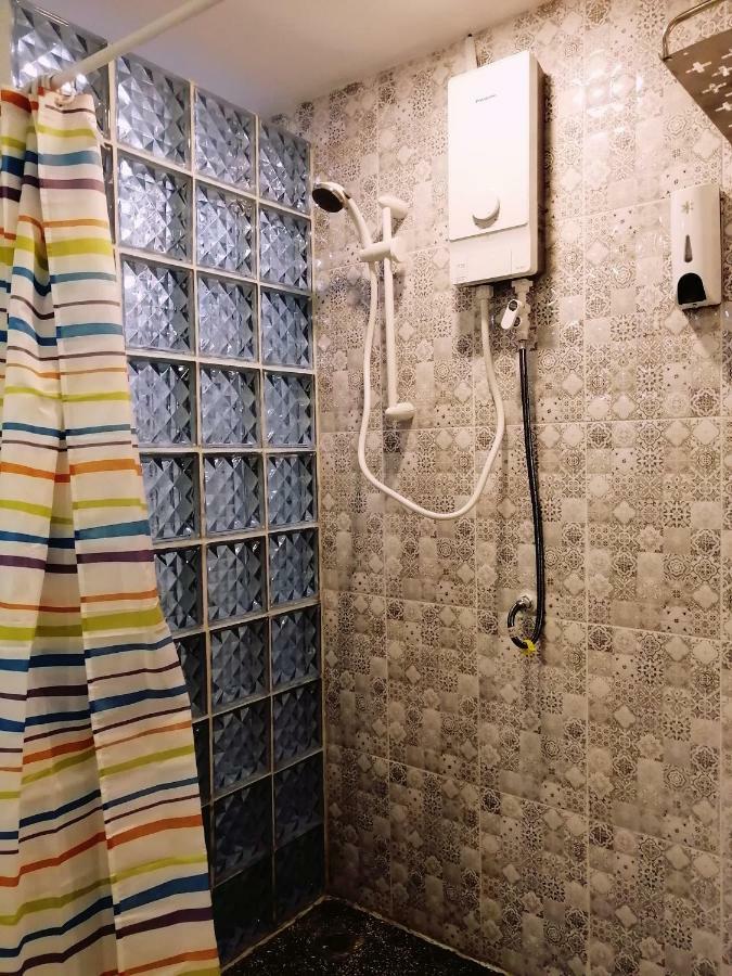 The Place Hostel Батамбанг Екстериор снимка